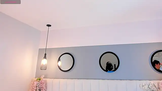 chelsea bolton  online show from 04/04/26, 12:23