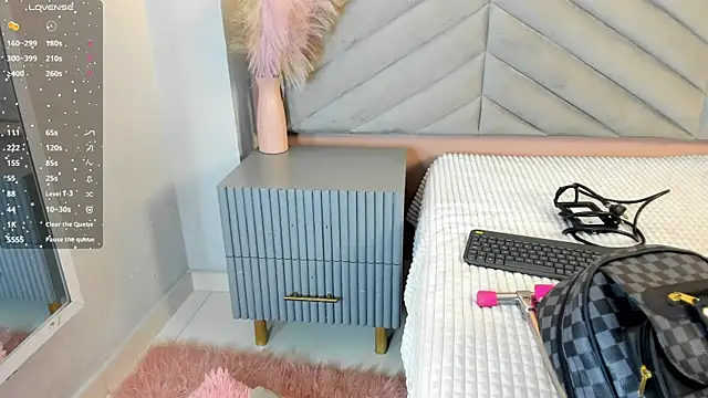 chelsea bolton  online show from 12/19/25, 12:07