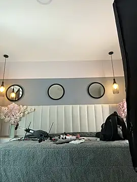 chelsea bolton  online show from 04/23/26, 12:11