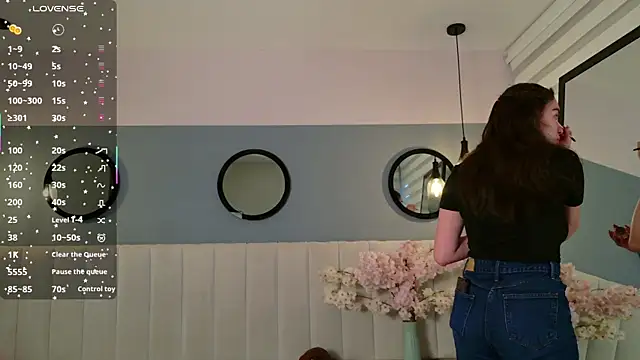 chelsea bolton  online show from 07/11/26, 12:27