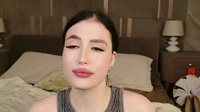 Snapshot of EmmaLawrens chatting on 10/05/25, 03:52 EmmaLawrens online show from 10/05/25, 03:52