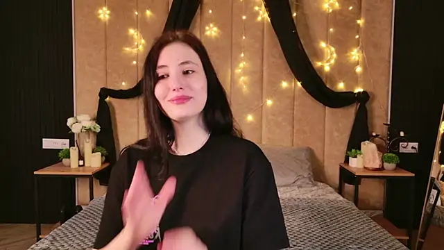 Snapshot of EmmaLawrens chatting on 02/20/26, 08:55 EmmaLawrens online show from 02/20/26, 08:55