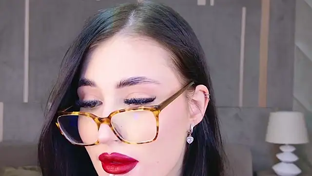 Snapshot of EmmaLawrens chatting on 03/18/25, 11:20 EmmaLawrens online show from 03/18/25, 11:20