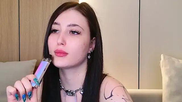 Snapshot of EmmaLawrens chatting on 07/18/26, 10:46 EmmaLawrens online show from 07/18/26, 10:46