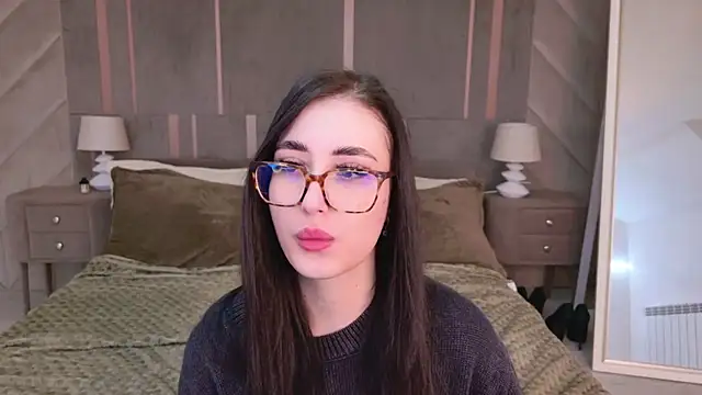 Snapshot of EmmaLawrens chatting on 03/11/25, 10:51 EmmaLawrens online show from 03/11/25, 10:51