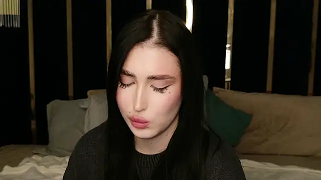 Snapshot of EmmaLawrens chatting on 09/28/25, 04:30 EmmaLawrens online show from 09/28/25, 04:30