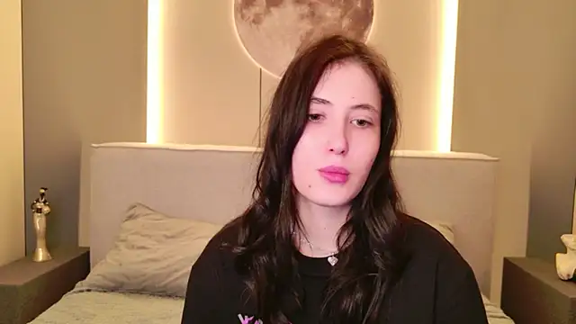 Snapshot of EmmaLawrens chatting on 02/21/26, 08:55 EmmaLawrens online show from 02/21/26, 08:55