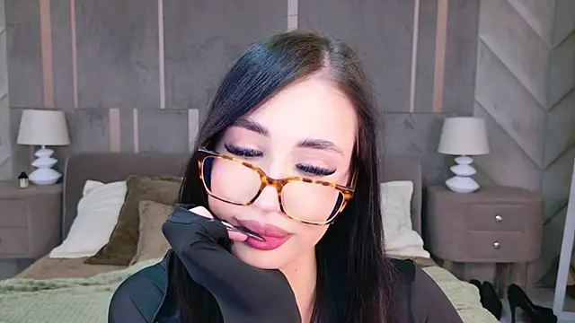 Snapshot of EmmaLawrens chatting on 03/18/25, 08:16 EmmaLawrens online show from 03/18/25, 08:16