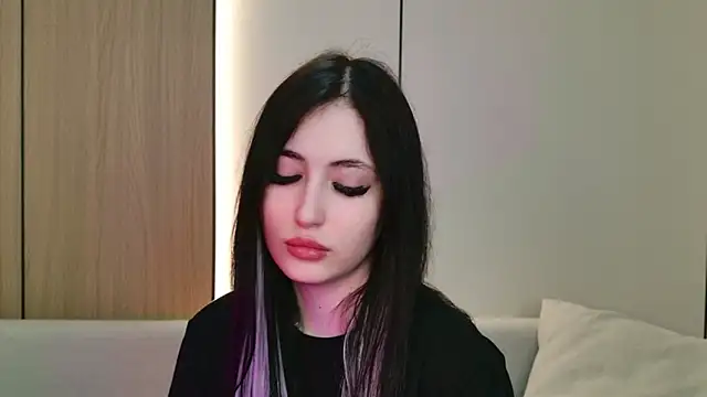 EmmaLawrens online show from 04/05/26, 10:55