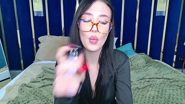 Snapshot of EmmaLawrens chatting on 02/22/25, 08:42 EmmaLawrens online show from 02/22/25, 08:42