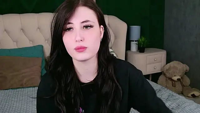 Snapshot of EmmaLawrens chatting on 07/03/26, 03:51 EmmaLawrens online show from 07/03/26, 03:51