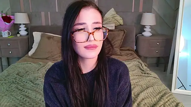 Snapshot of EmmaLawrens chatting on 03/08/25, 04:50 EmmaLawrens online show from 03/08/25, 04:50