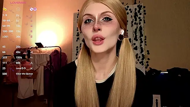 Emily  Mooree online show from 10/18/25, 07:10