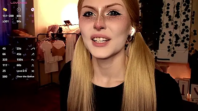 Emily  Mooree online show from 10/07/25, 07:20