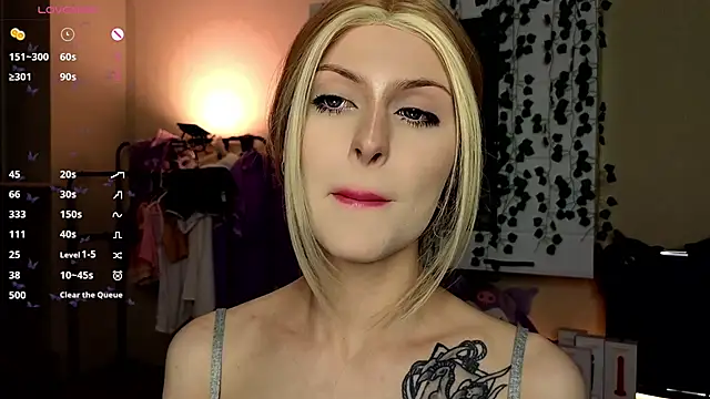 Emily  Mooree online show from 11/01/25, 03:24