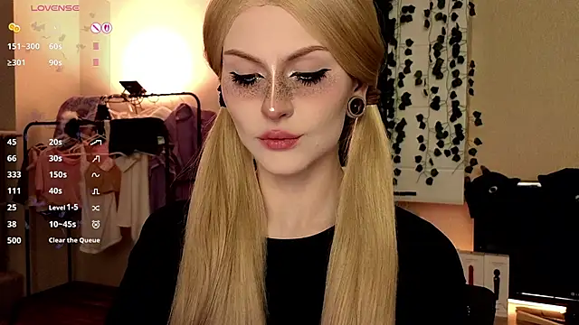 Emily  Mooree online show from 10/19/25, 09:12