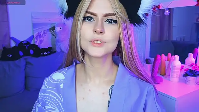 Emily  Mooree online show from 02/08/25, 07:15