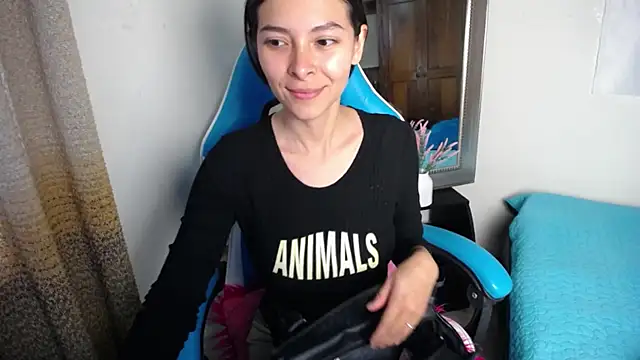 Aleska Miami online show from 10/28/25, 07:02