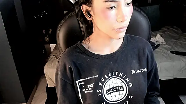 vaiolethsan   online show from 01/31/26, 08:40