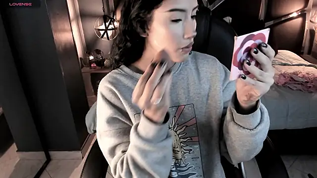 vaiolethsan   online show from 02/11/26, 08:09