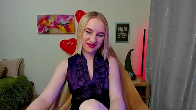 Snapshot of BeautyBlondy chatting on 02/26/25, 04:38 BeautyBlondy online show from 02/26/25, 04:38