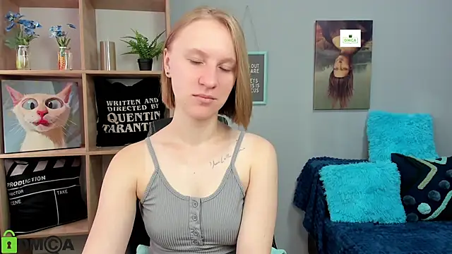 Snapshot of BeautyBlondy chatting on 09/18/25, 05:43 BeautyBlondy online show from 09/18/25, 05:43