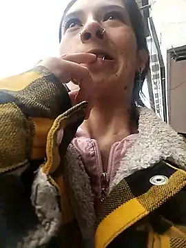 Snapshot of Cleo_Hott chatting on 10/12/25, 08:43 Cleo Hott online show from 10/12/25, 08:43