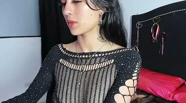 Snapshot of Cleo_Hott chatting on 02/20/25, 03:12 Cleo Hott online show from 02/20/25, 03:12