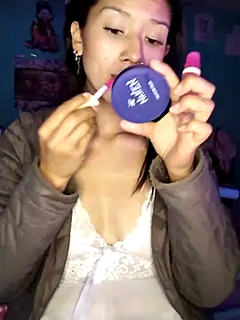 Snapshot of Cleo_Hott chatting on 10/29/25, 06:12 Cleo Hott online show from 10/29/25, 06:12