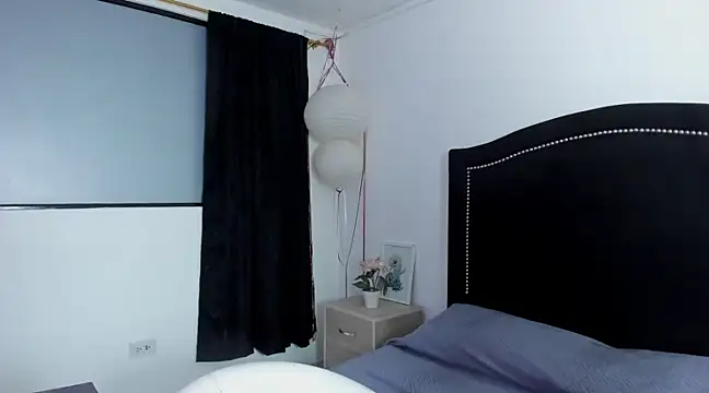 Snapshot of Cleo_Hott chatting on 03/13/25, 03:54 Cleo Hott online show from 03/13/25, 03:54