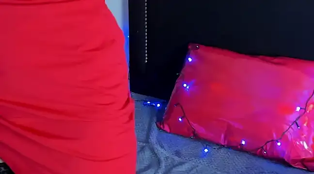 Snapshot of Cleo_Hott chatting on 03/18/25, 03:56 Cleo Hott online show from 03/18/25, 03:56