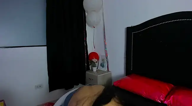 Snapshot of Cleo_Hott chatting on 02/24/25, 01:46 Cleo Hott online show from 02/24/25, 01:46