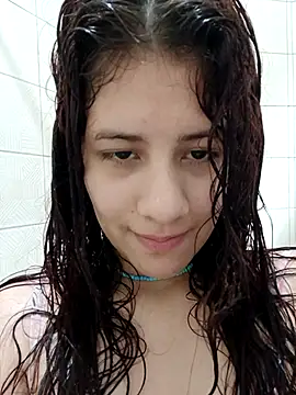 Snapshot of MiaQueen021 chatting on 10/02/25, 06:55 MiaQueen021 online show from 10/02/25, 06:55