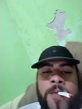 Snapshot of safado0027 chatting on 10/12/25, 02:24 safado0027 online show from 10/12/25, 02:24