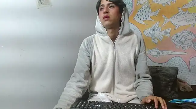 boysLittle online show from 02/17/25, 03:22