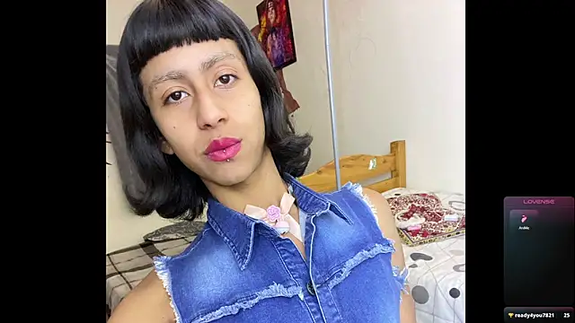 Snapshot of boysLittle chatting on 01/06/26, 12:09 boysLittle online show from 01/06/26, 12:09