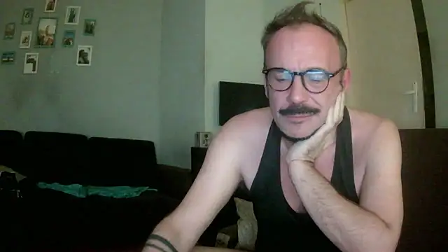 Snapshot of GaySexxPL chatting on 09/11/25, 08:53 GaySexxPL online show from 09/11/25, 08:53