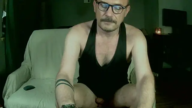 Snapshot of GaySexxPL chatting on 09/27/25, 03:40 GaySexxPL online show from 09/27/25, 03:40