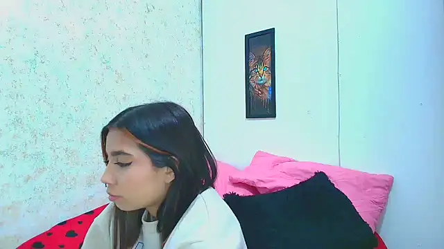 Rousse violett online show from 03/17/25, 12:53