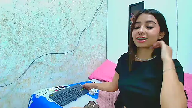 Rousse violett online show from 03/22/25, 11:31