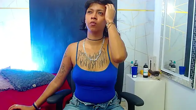 gabriela cortez online show from 11/26/25, 01:00