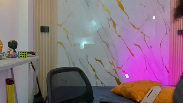 Snapshot of gabriela_cortez chatting on 02/04/26, 12:44 gabriela cortez online show from 02/04/26, 12:44