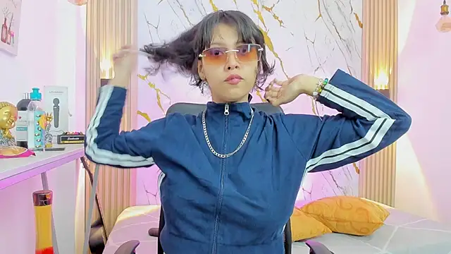 Snapshot of gabriela_cortez chatting on 01/18/26, 12:52 gabriela cortez online show from 01/18/26, 12:52