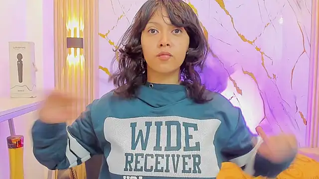 Snapshot of gabriela_cortez chatting on 01/12/26, 12:56 gabriela cortez online show from 01/12/26, 12:56