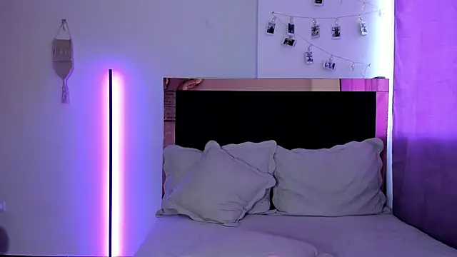 Snapshot of Carorosse chatting on 02/21/25, 10:26 Carorosse online show from 02/21/25, 10:26