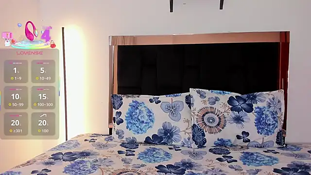 Snapshot of Carorosse chatting on 11/23/25, 06:07 Carorosse online show from 11/23/25, 06:07