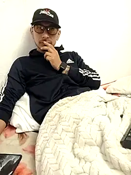 Snapshot of tony-camargo chatting on 10/20/25, 11:38 tony-camargo online show from 10/20/25, 11:38