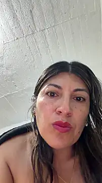 LunaBeya online show from 02/11/26, 12:49