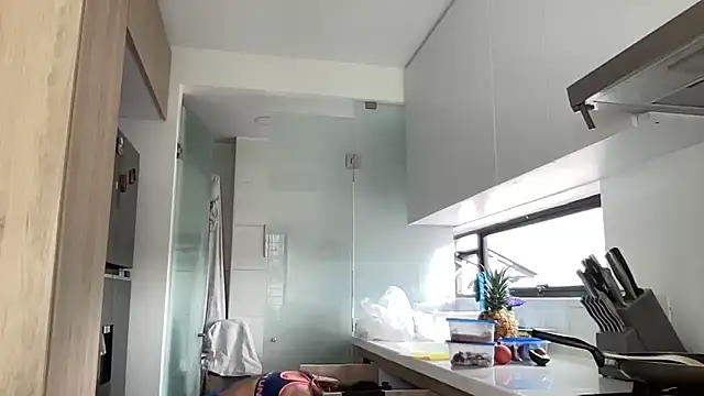 LunaBeya online show from 04/15/26, 07:58