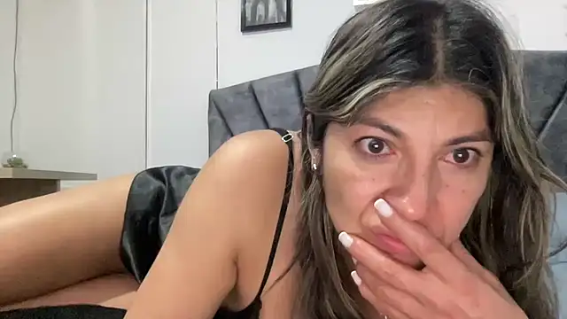 LunaBeya online show from 02/09/26, 12:14